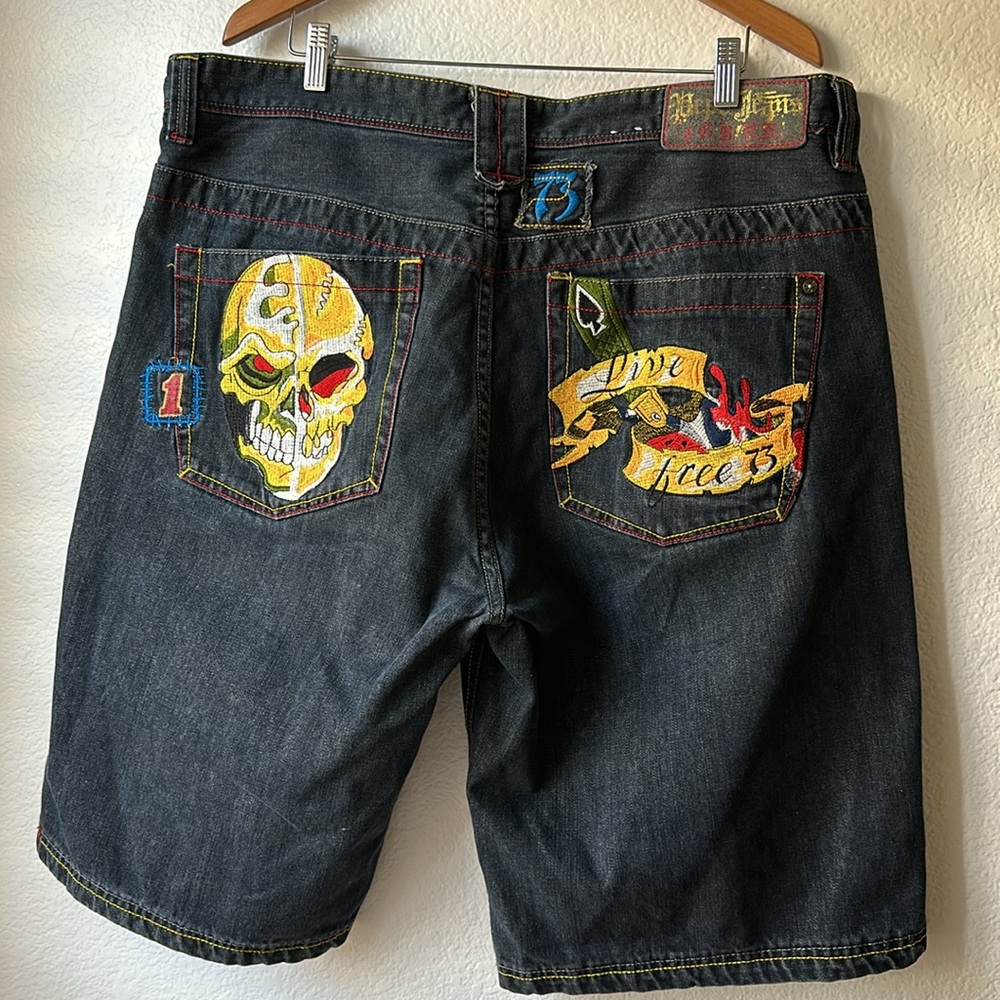 PEPE JEAN Y2K Denim “Live free 73” Shorts with Skull Design